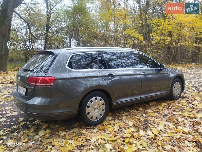 Універсал Volkswagen Passat 2017 в Козятині