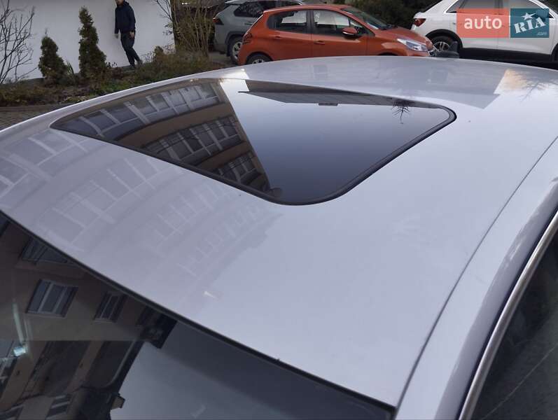 Седан Volkswagen Passat 2012 в Львове