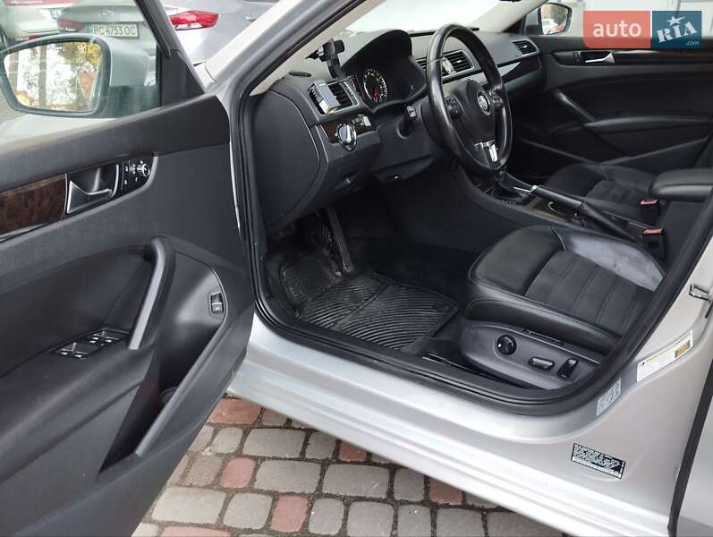 Седан Volkswagen Passat 2012 в Львове