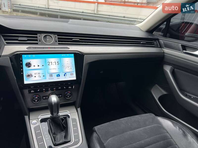 Седан Volkswagen Passat 2018 в Києві