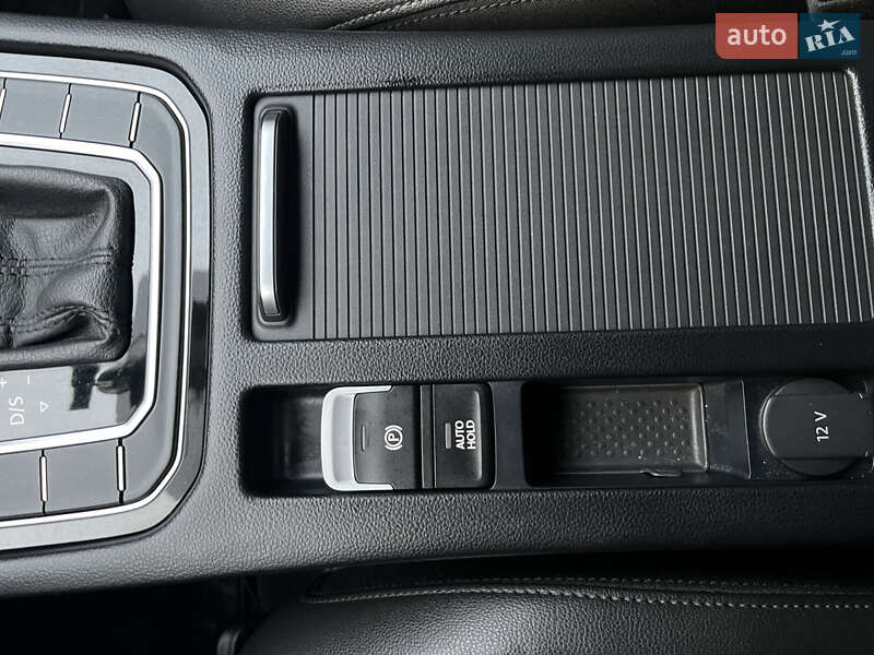 Универсал Volkswagen Passat 2018 в Львове