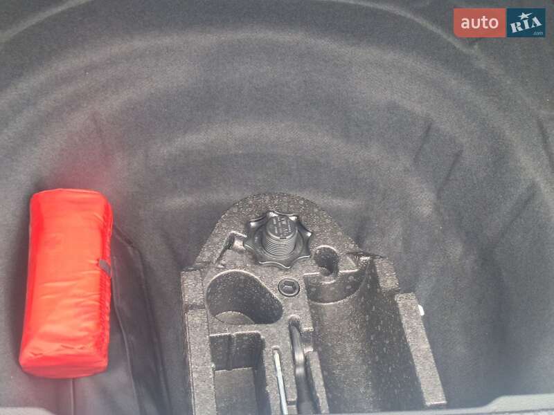 Універсал Volkswagen Passat 2016 в Тернополі