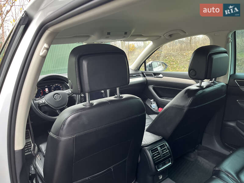 Универсал Volkswagen Passat 2017 в Ивано-Франковске