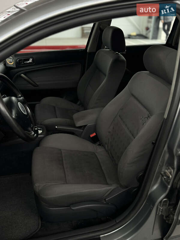 Универсал Volkswagen Passat 2004 в Ильинцах