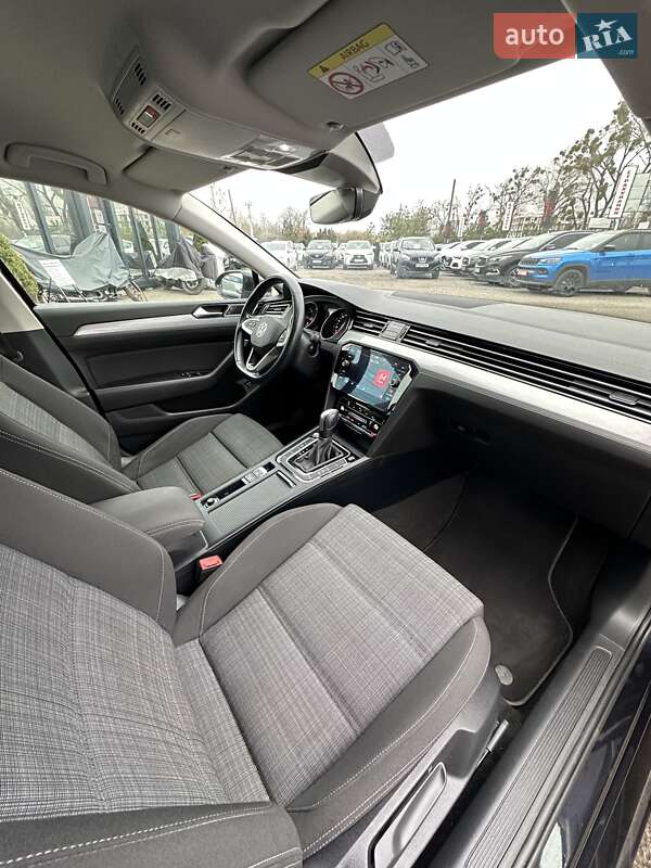 Универсал Volkswagen Passat 2021 в Белогородке