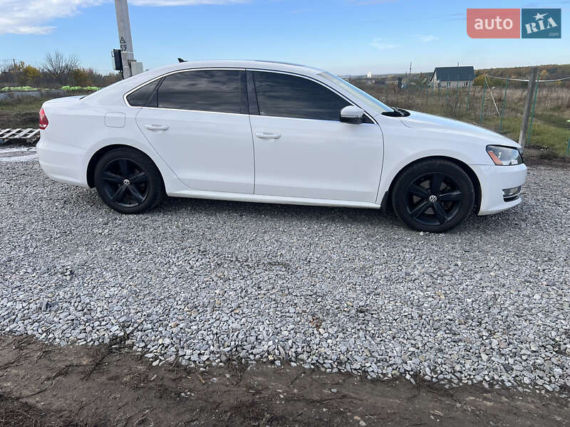 Седан Volkswagen Passat 2012 в Тетієві