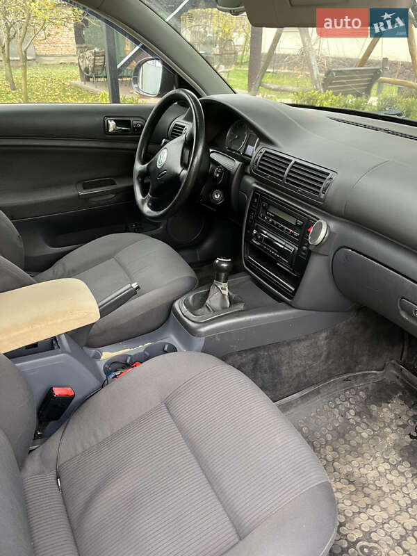 Универсал Volkswagen Passat 2003 в Белогорье