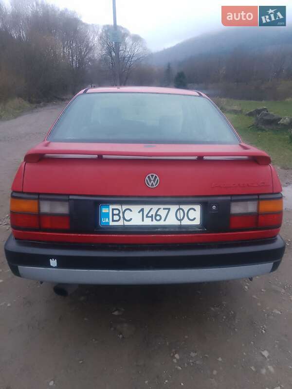 Седан Volkswagen Passat 1989 в Сколе