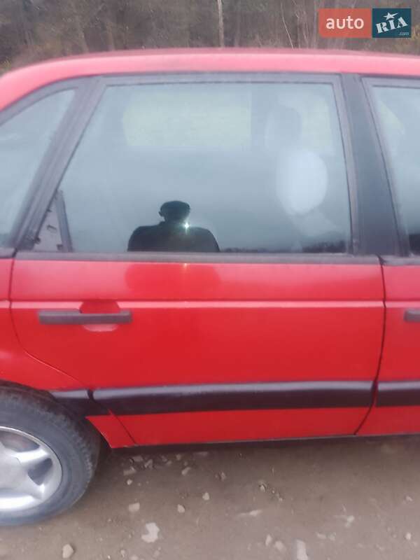 Седан Volkswagen Passat 1989 в Сколе