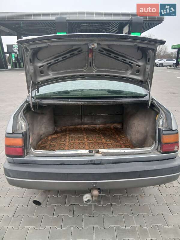 Седан Volkswagen Passat 1992 в Стрые