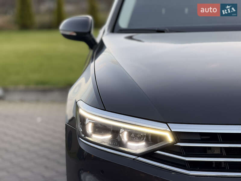 Седан Volkswagen Passat 2022 в Луцке
