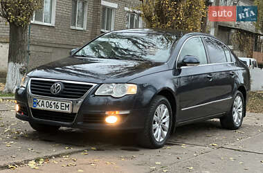 Седан Volkswagen Passat 2008 в Новому Бузі
