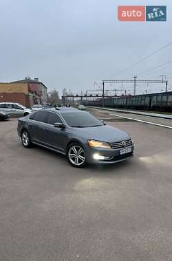 Седан Volkswagen Passat 2013 в Коростене