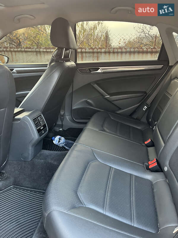 Седан Volkswagen Passat 2016 в Запорожье