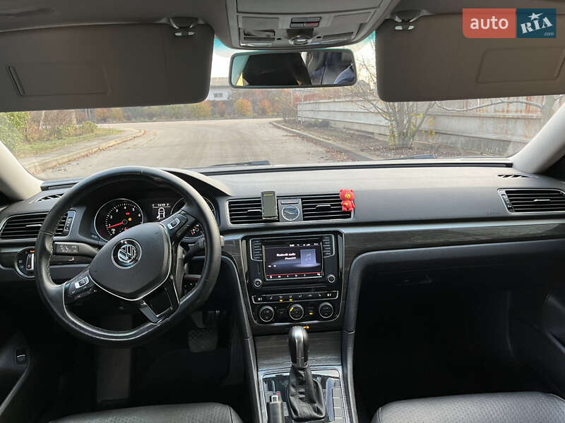 Седан Volkswagen Passat 2016 в Запорожье