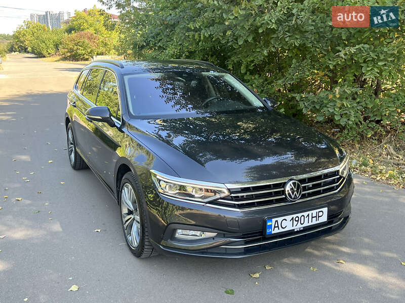 Универсал Volkswagen Passat 2020 в Киеве