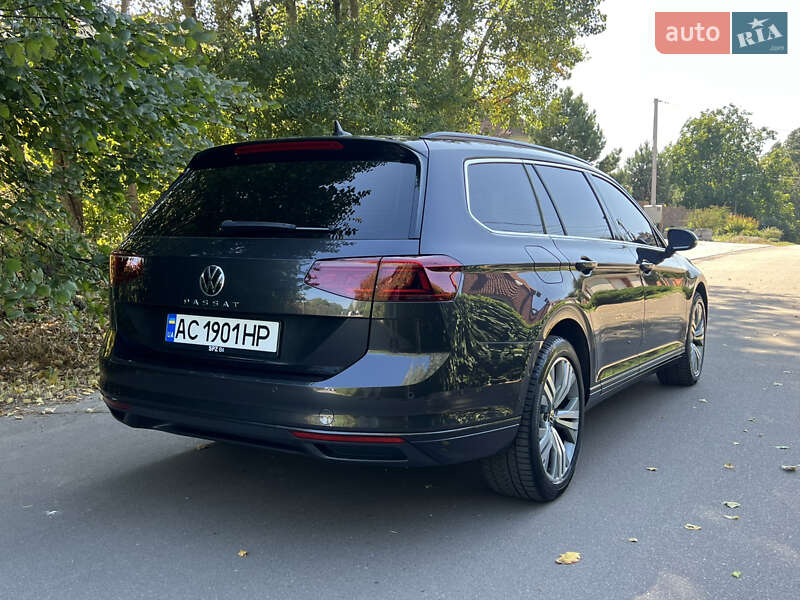 Универсал Volkswagen Passat 2020 в Киеве