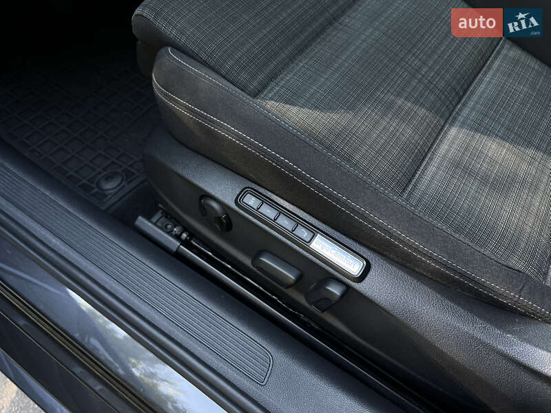 Универсал Volkswagen Passat 2020 в Киеве