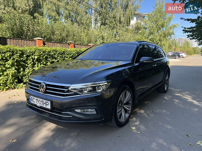 Универсал Volkswagen Passat 2020 в Киеве