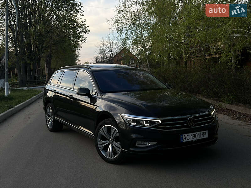 Универсал Volkswagen Passat 2020 в Киеве