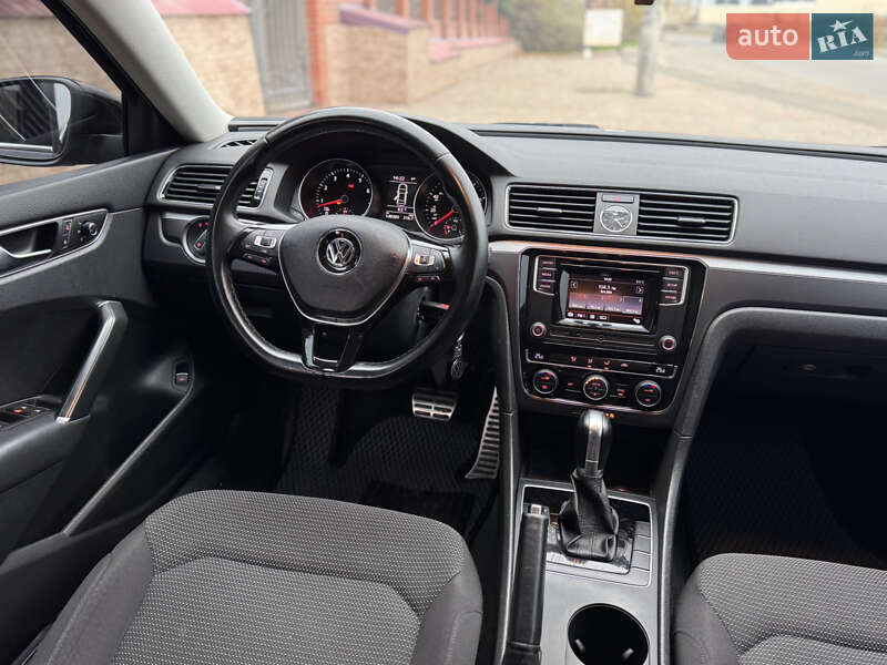 Седан Volkswagen Passat 2016 в Одессе