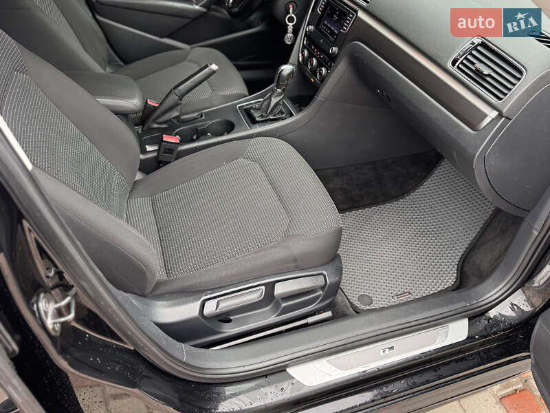 Седан Volkswagen Passat 2016 в Одессе
