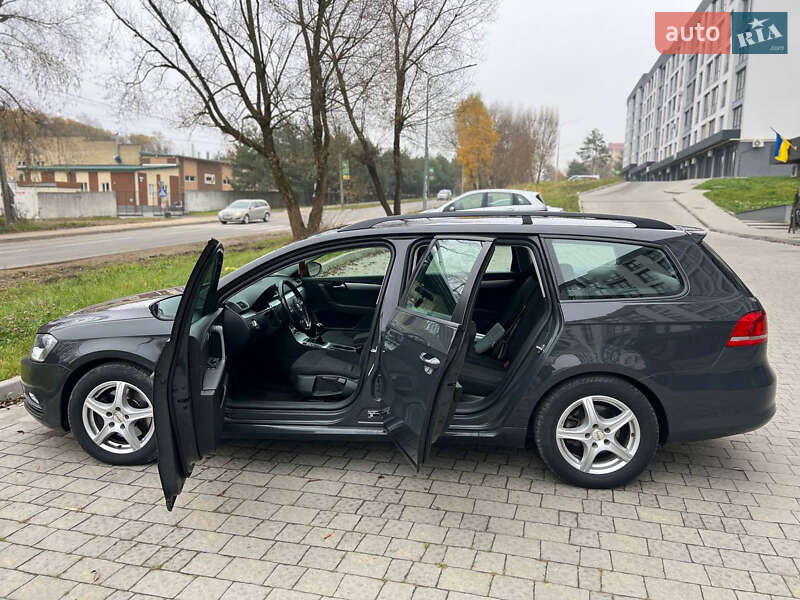Універсал Volkswagen Passat 2012 в Новояворівську