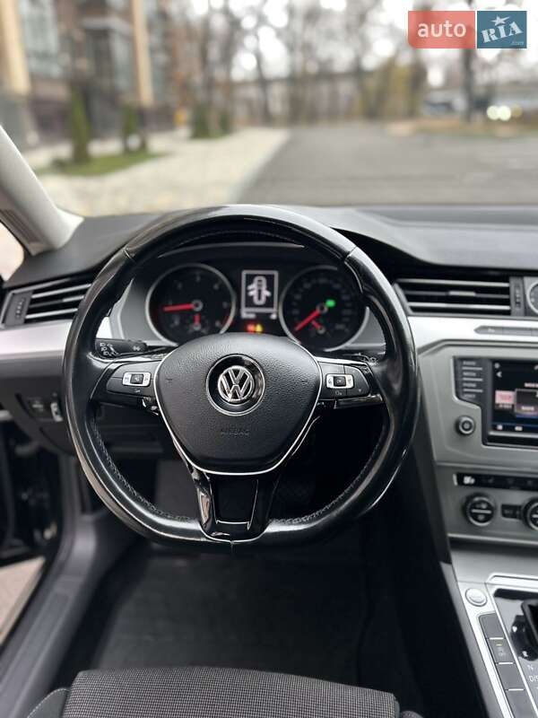 Універсал Volkswagen Passat 2016 в Чернігові