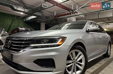 Седан Volkswagen Passat 2020 в Киеве