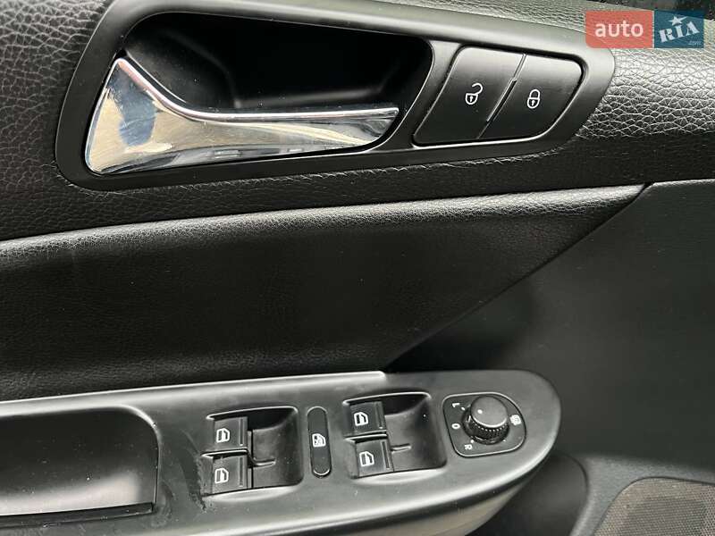 Седан Volkswagen Passat 2007 в Киеве