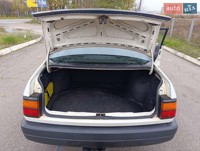 Седан Volkswagen Passat 1988 в Черкассах