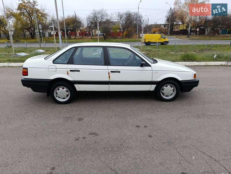 Седан Volkswagen Passat 1988 в Черкассах
