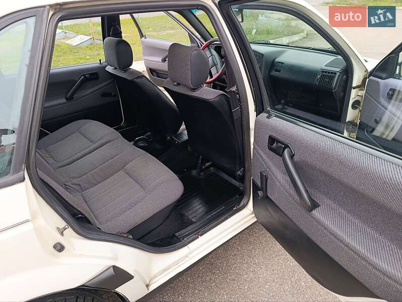 Седан Volkswagen Passat 1988 в Черкассах