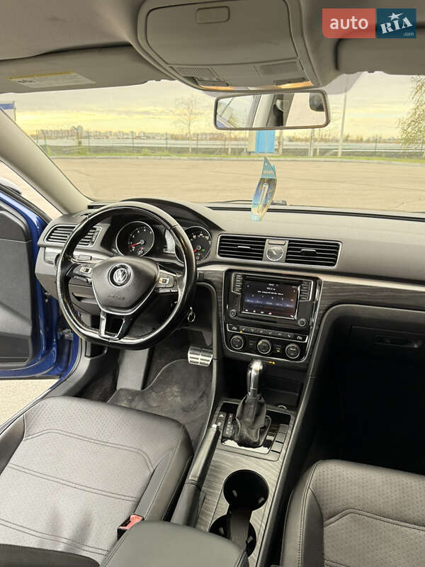 Седан Volkswagen Passat 2017 в Дніпрі