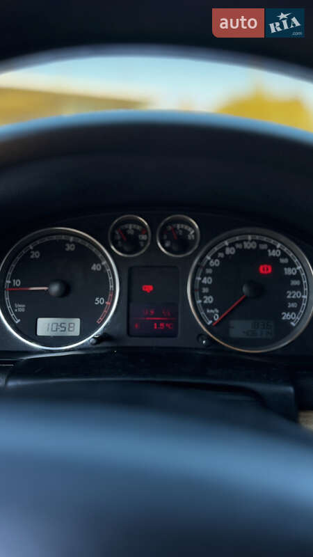 Седан Volkswagen Passat 2003 в Калуше