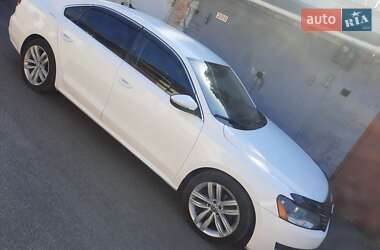 Седан Volkswagen Passat 2012 в Киеве
