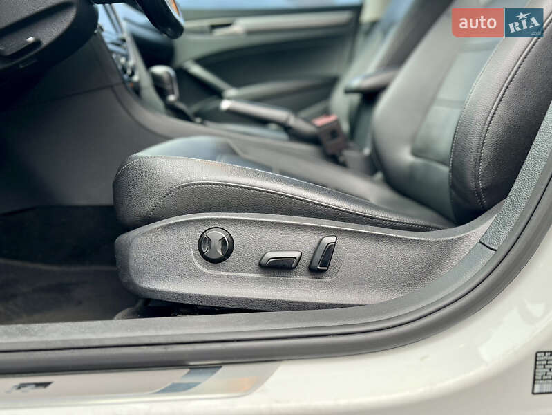 Седан Volkswagen Passat 2018 в Киеве