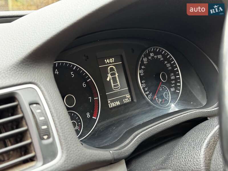 Седан Volkswagen Passat 2014 в Києві