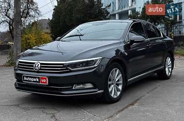 Седан Volkswagen Passat 2018 в Києві
