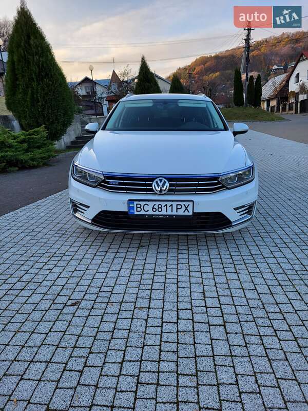 Універсал Volkswagen Passat 2016 в Львові