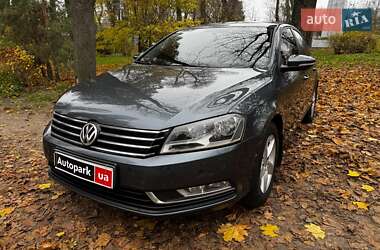 Седан Volkswagen Passat 2011 в Києві