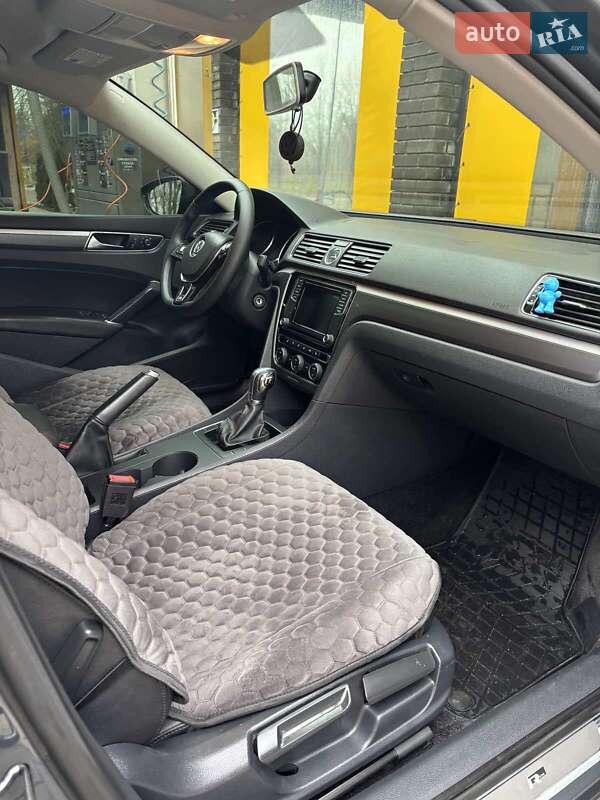 Седан Volkswagen Passat 2016 в Кривом Роге