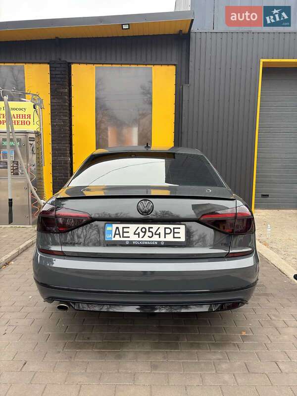 Седан Volkswagen Passat 2016 в Кривом Роге