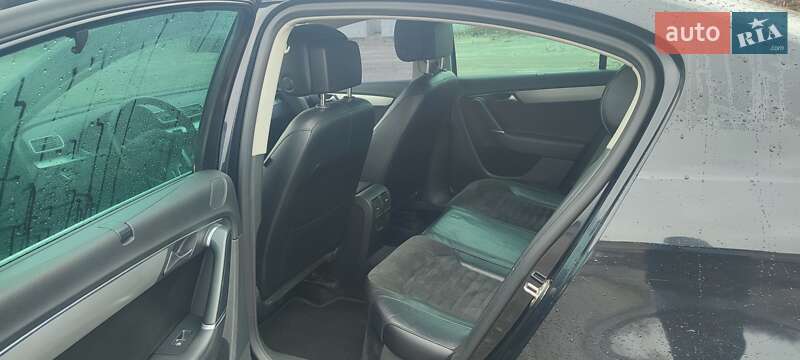Седан Volkswagen Passat 2011 в Мироновке