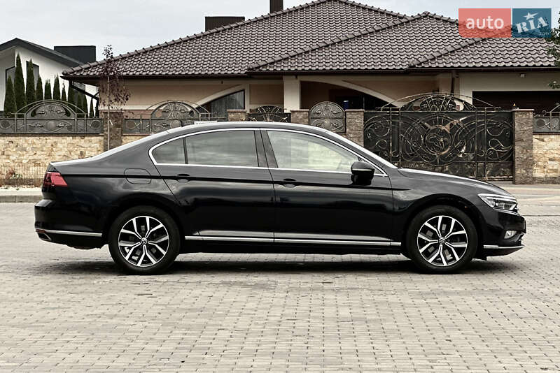 Седан Volkswagen Passat 2021 в Ровно
