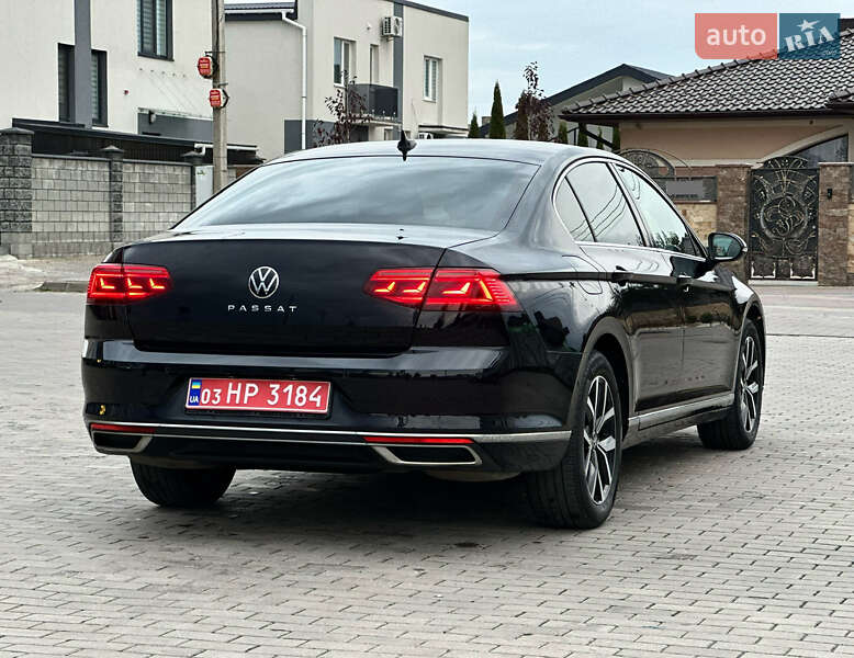 Седан Volkswagen Passat 2021 в Ровно
