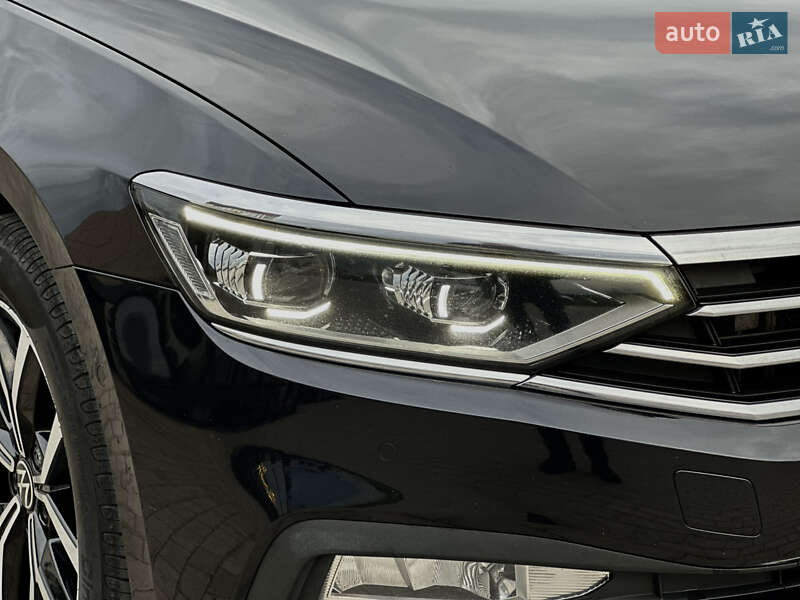 Седан Volkswagen Passat 2021 в Ровно