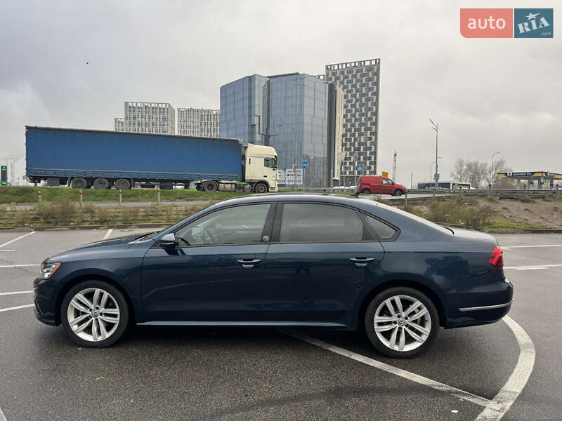 Седан Volkswagen Passat 2018 в Киеве