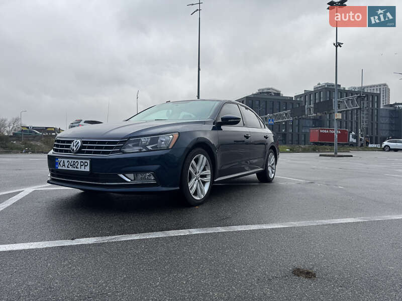 Седан Volkswagen Passat 2018 в Киеве