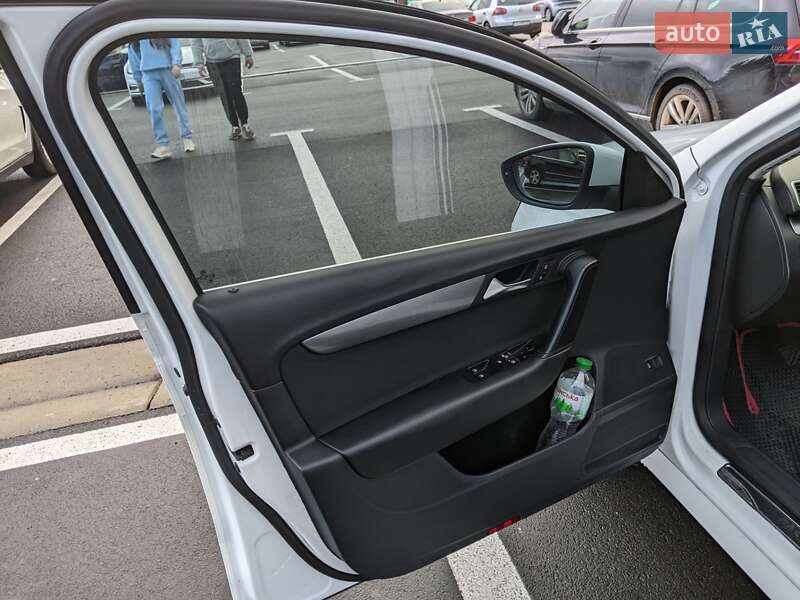 Седан Volkswagen Passat 2013 в Ивано-Франковске фото 57 Седан Volkswagen Passat 2013 в Ивано-Франковске